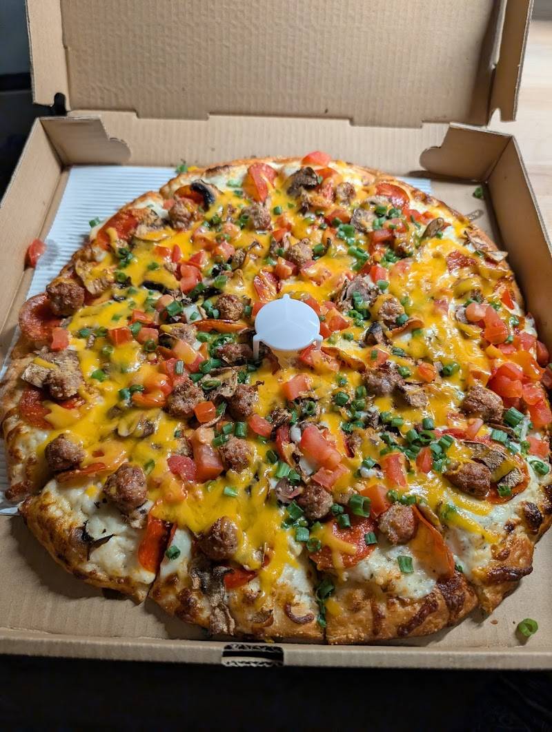 Delish Pizza restaurant in Sacramento - photo 3