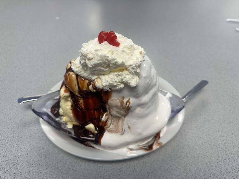 Leatherby's Family Creamery restaurant in Sacramento - photo 4