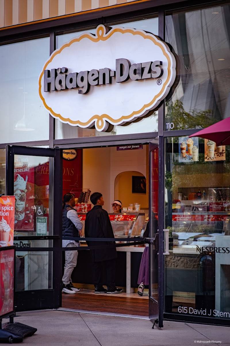 Haagen Dazs Shop restaurant in Sacramento - photo 5