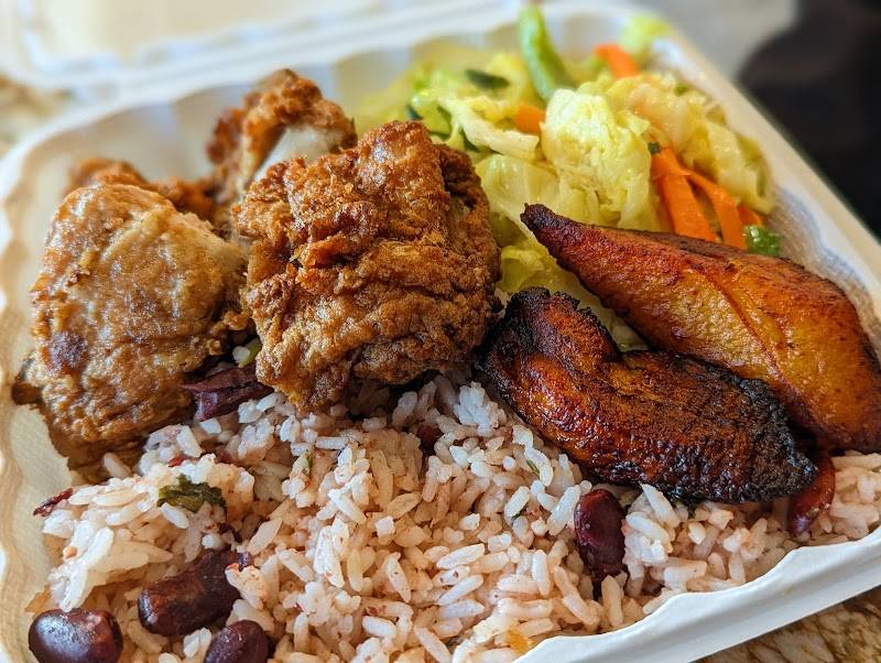 Dubplate Kitchen & Jamaican Cuisine restaurant in Sacramento - photo 4