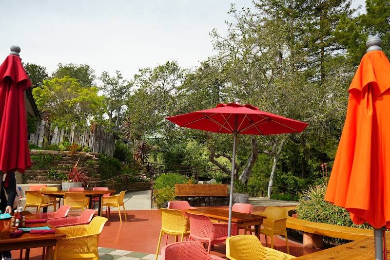 Nepenthe restaurant in Big Sur - photo 2