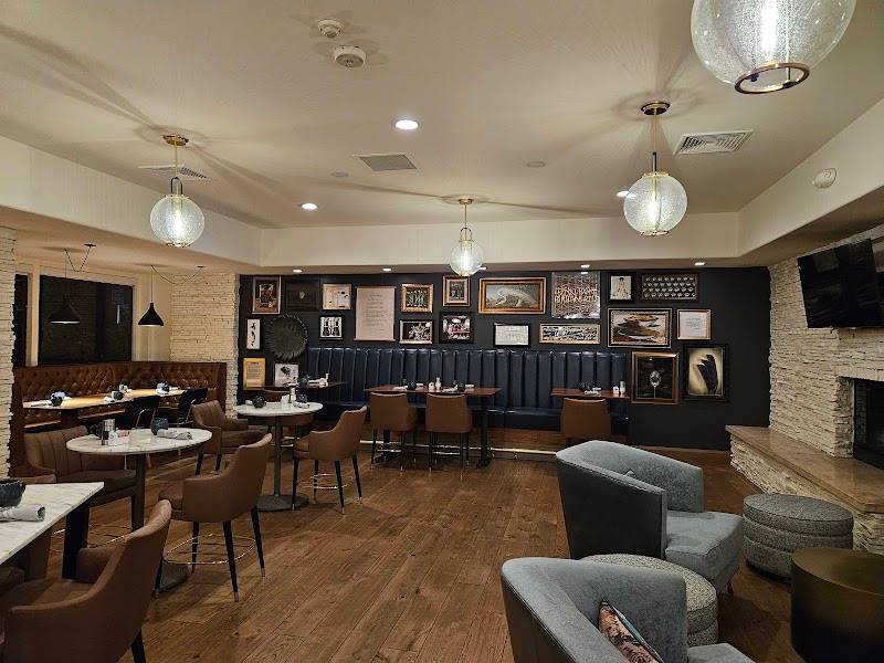 Shearwater Tavern restaurant in Carmel-by-the-Sea - photo 3