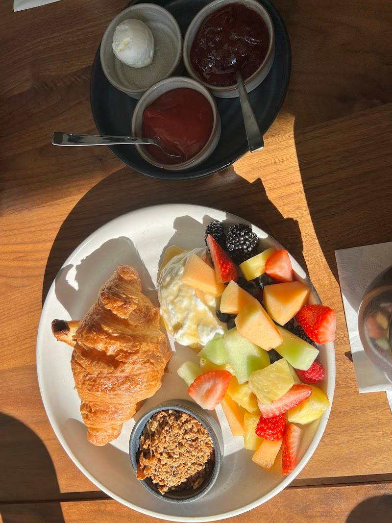 Shearwater Tavern restaurant in Carmel-by-the-Sea - photo 4