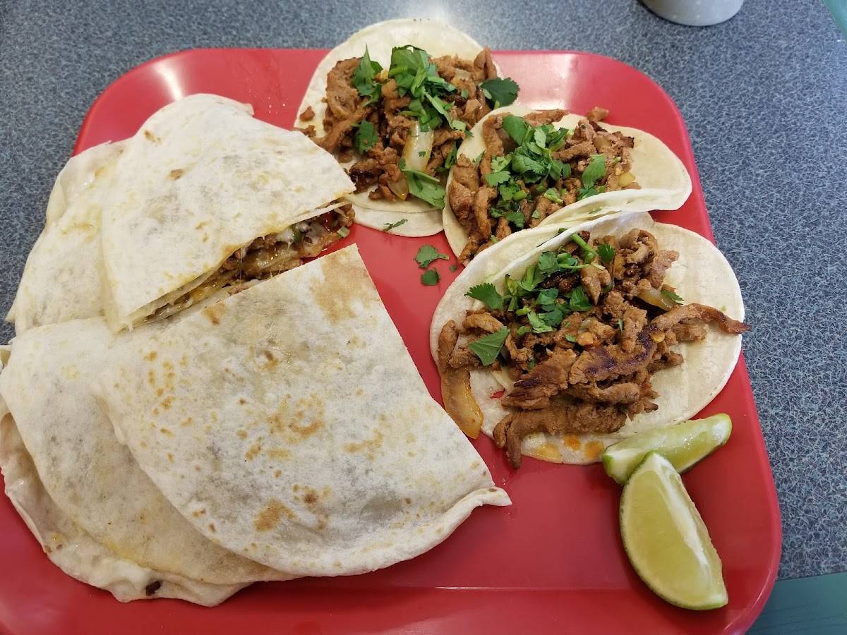 Taqueria El Dorado restaurant in San Jose - photo 6