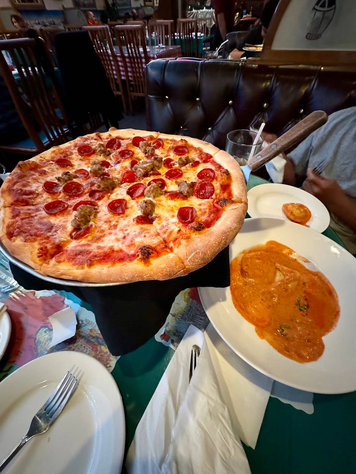 Salvatore Restaurant restaurant in Montebello - photo 9