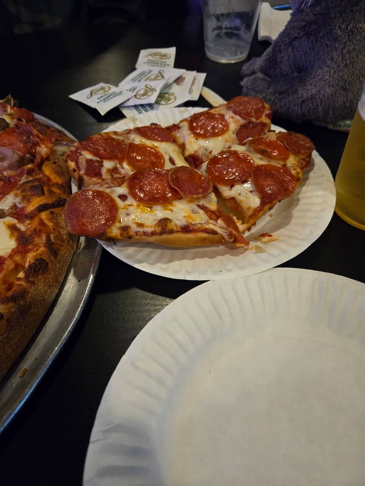 Rio's Pizza restaurant in Montebello - photo 4