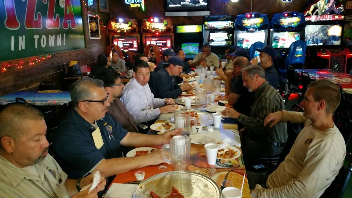 Rio's Pizza restaurant in Montebello - photo 8