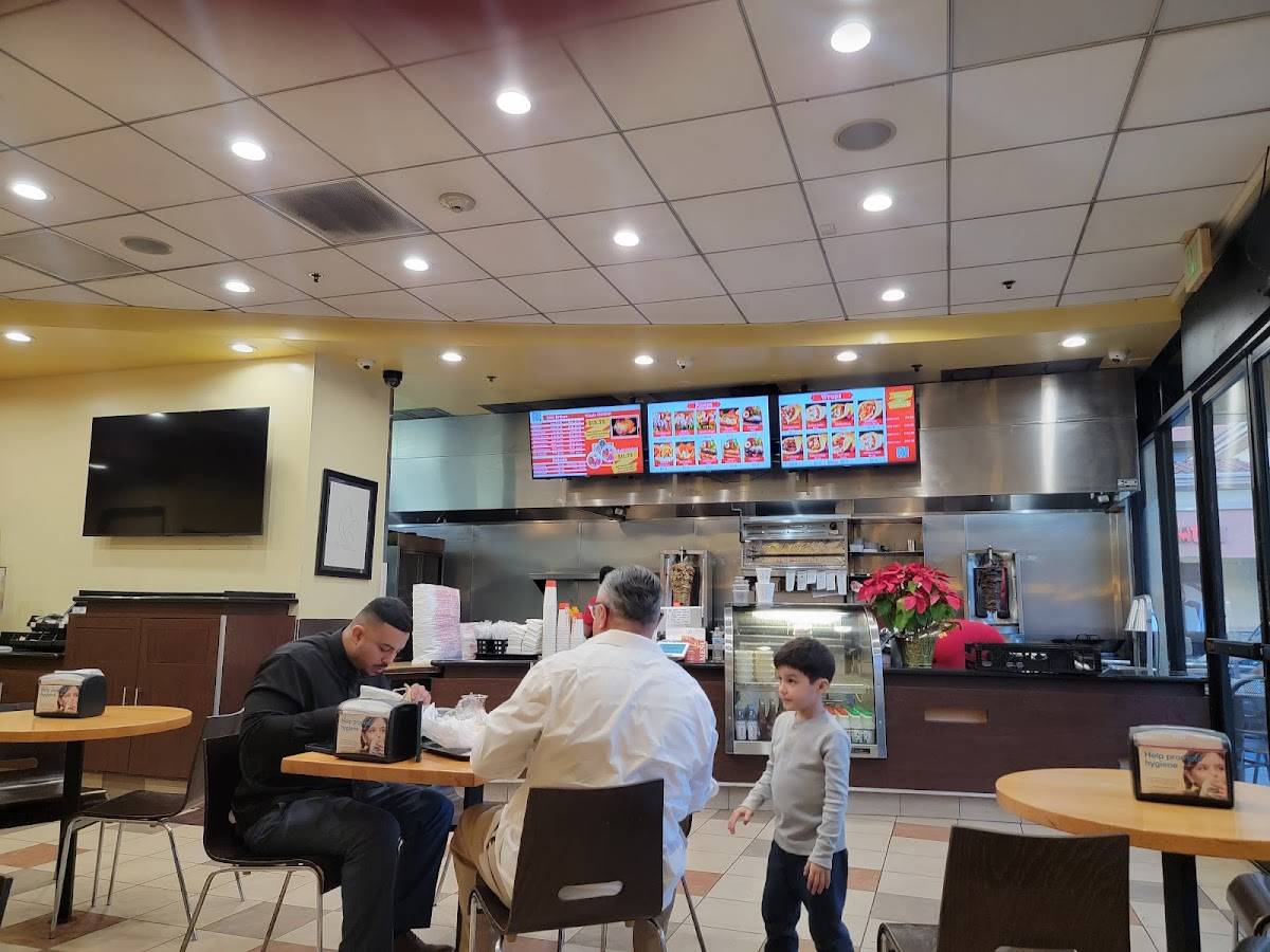 Zankou Chicken restaurant in Montebello - photo 3