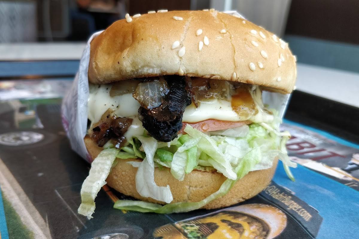Habit Burger & Grill restaurant in Montebello - photo 3