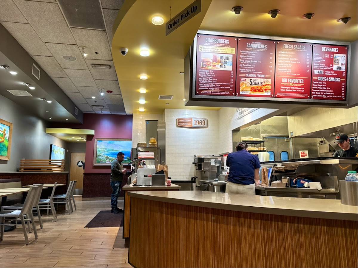 Habit Burger & Grill restaurant in Montebello - photo 4