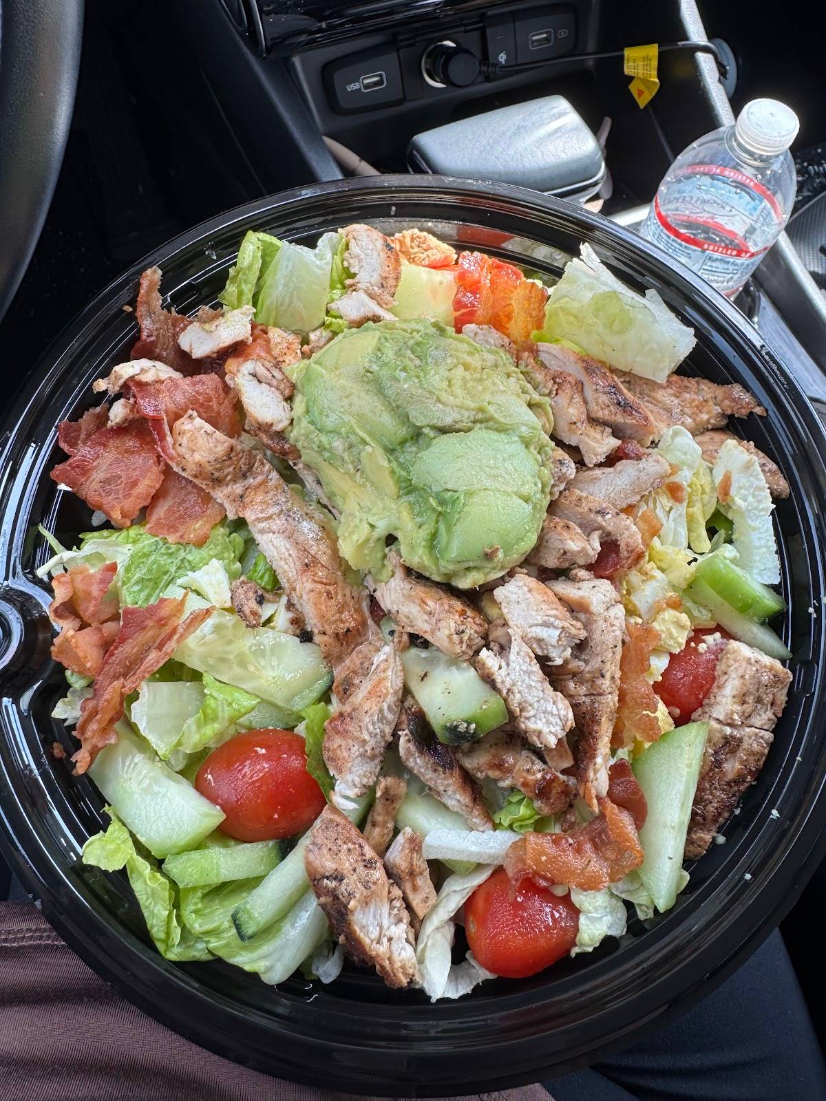Habit Burger & Grill restaurant in Montebello - photo 5