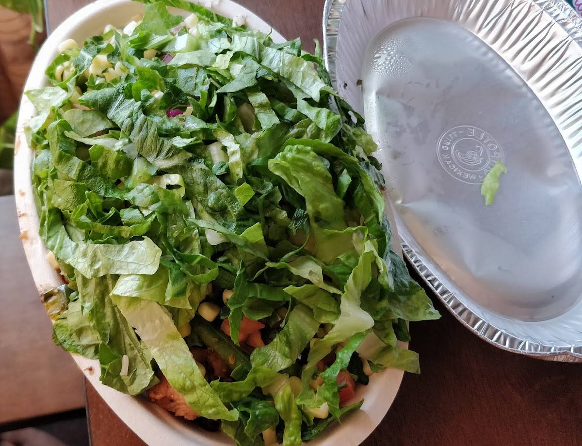 Chipotle Mexican Grill restaurant in Montebello - photo 6