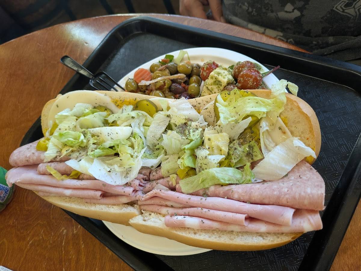 Frumento's Italian Market Deli restaurant in Montebello - photo 5