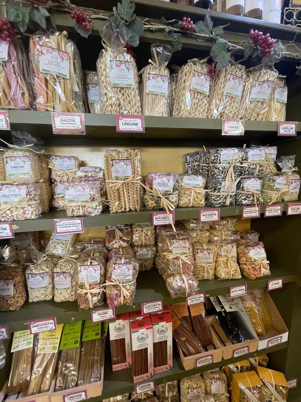 Frumento's Italian Market Deli restaurant in Montebello - photo 9