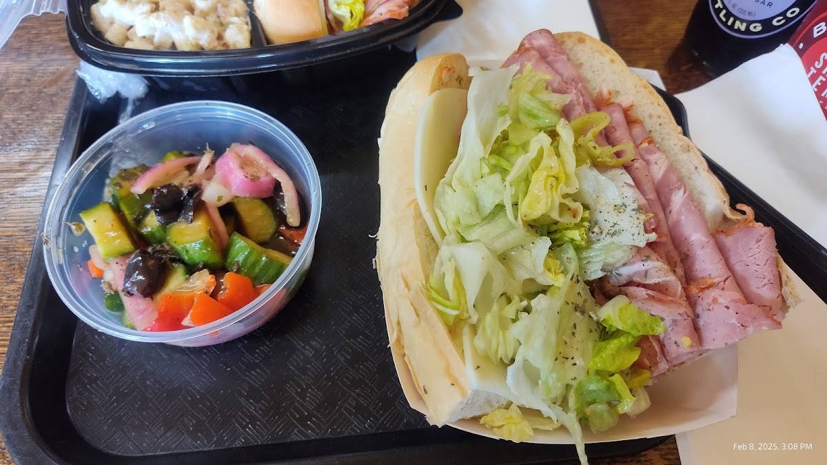 Frumento's Italian Market Deli restaurant in Montebello - photo 10