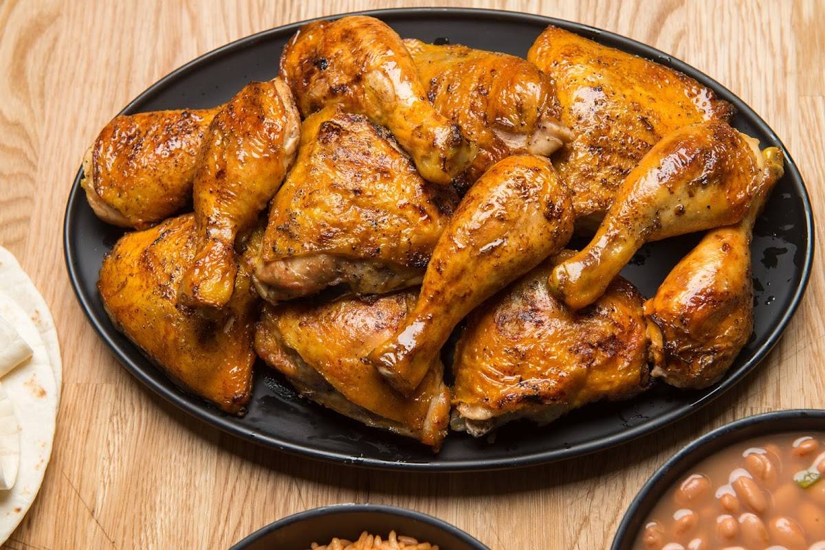 El Pollo Loco restaurant in Montebello - photo 6