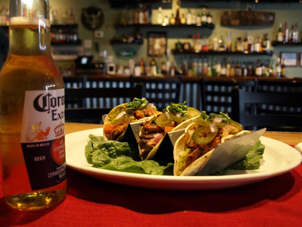 Bluff Street Bar & Billiards restaurant in Boulder - photo 5