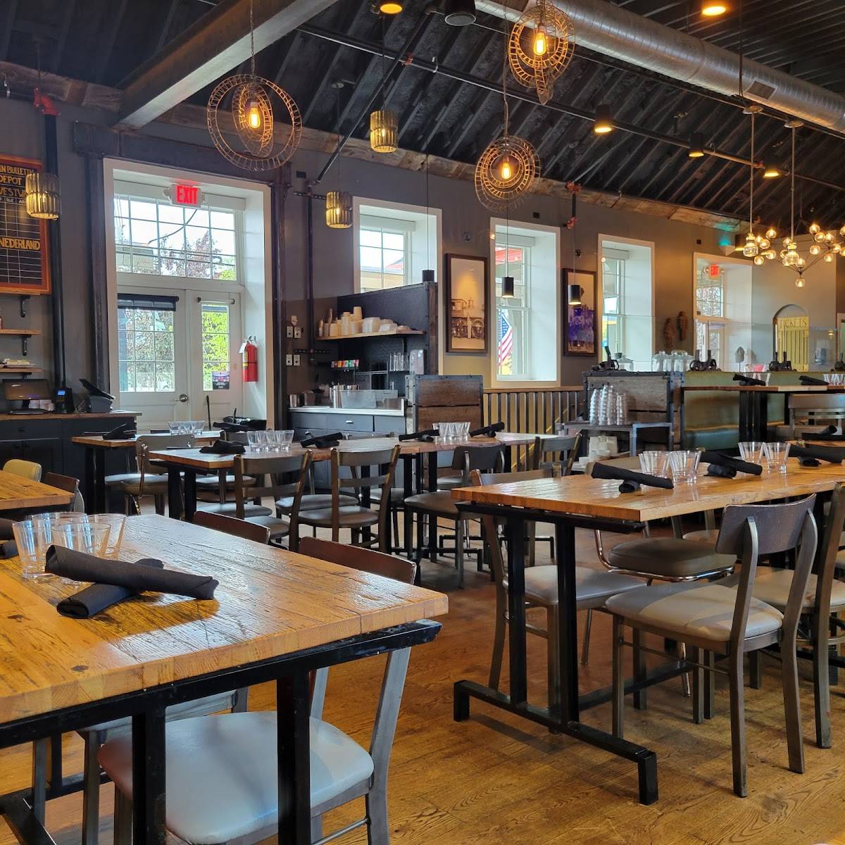 Roadhouse Boulder Depot restaurant in Boulder - photo 3