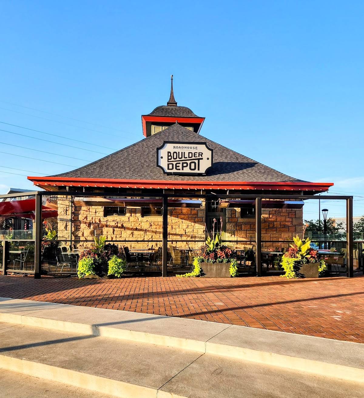 Roadhouse Boulder Depot restaurant in Boulder - photo 4