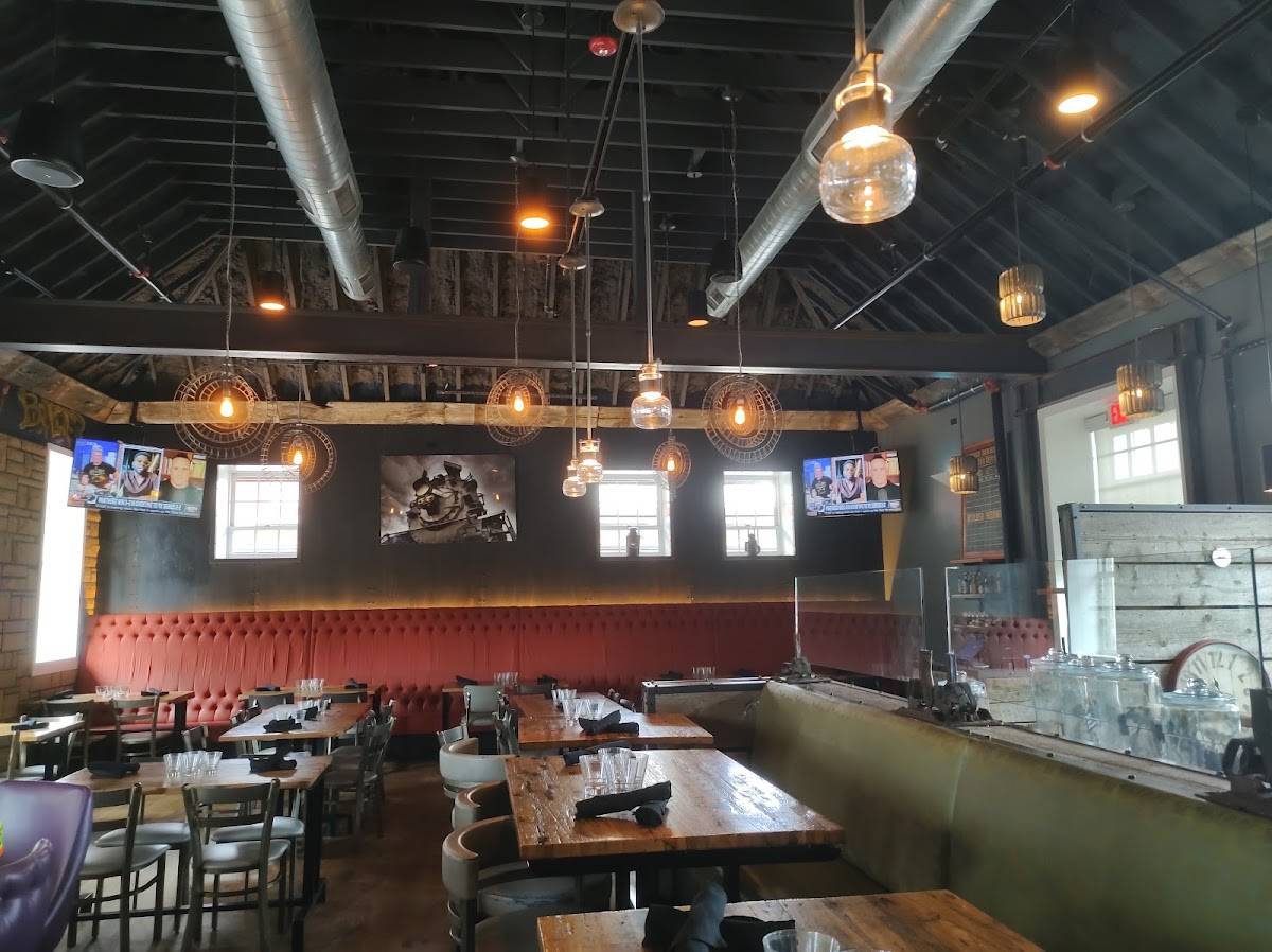 Roadhouse Boulder Depot restaurant in Boulder - photo 5