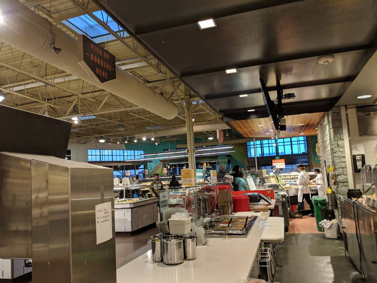 Crossroads Commons restaurant in Boulder - photo 4