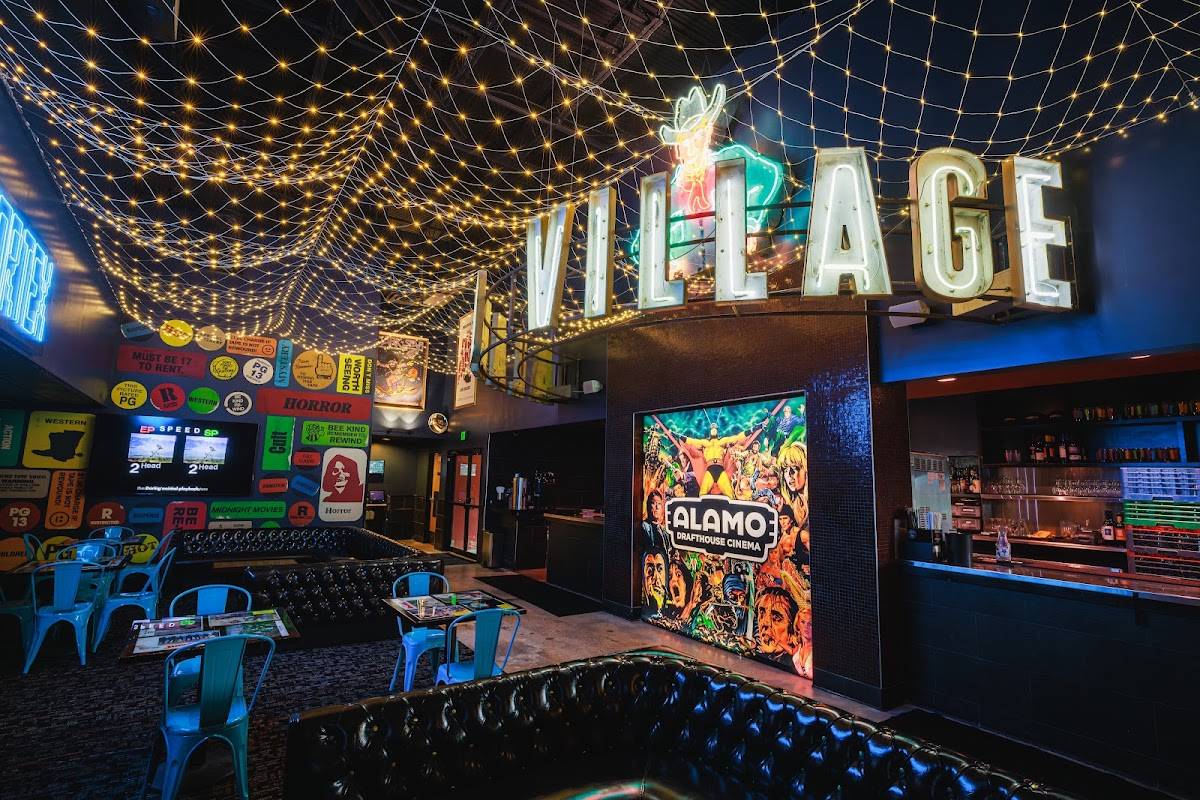 Alamo Drafthouse Cinema Village restaurant in Austin - photo 4