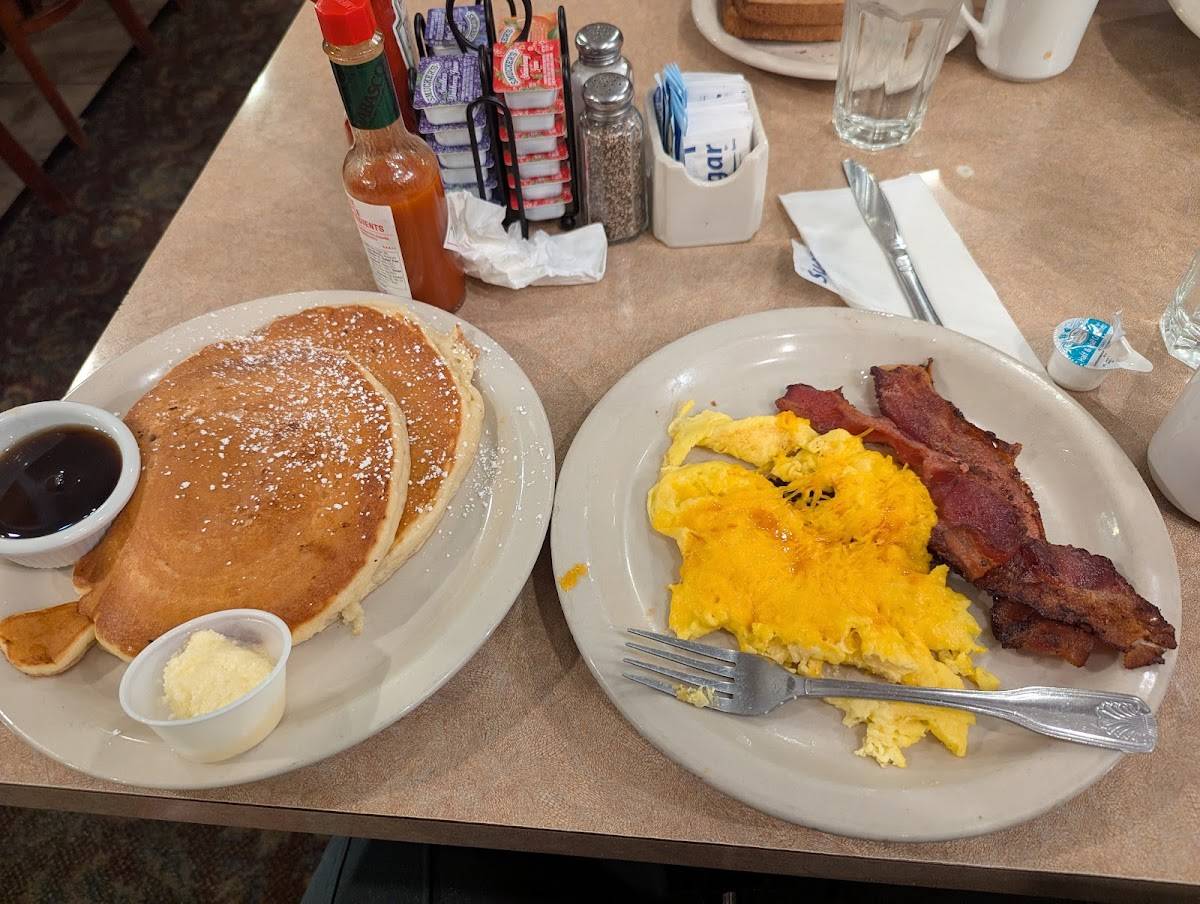 Bill's Café - Willow restaurant in San Jose - photo 4