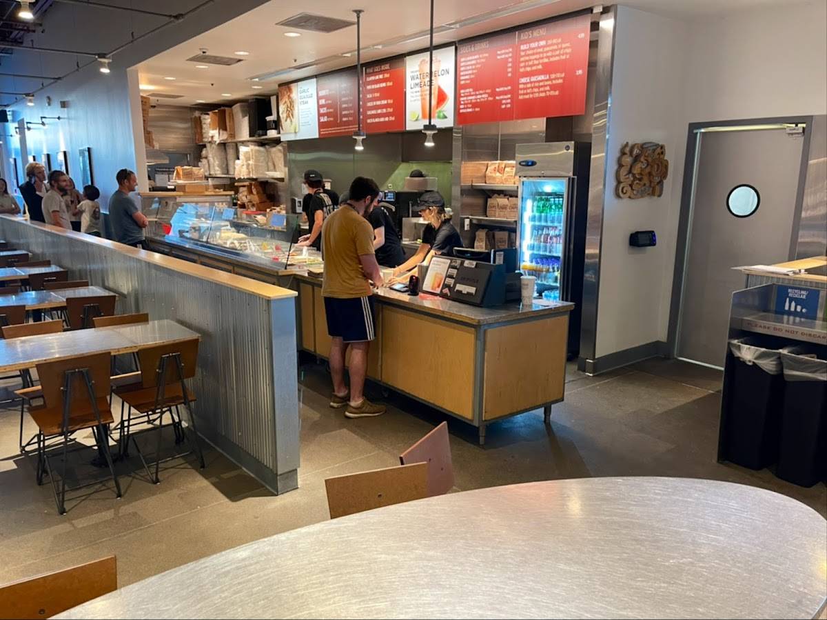 Chipotle Mexican Grill restaurant in Boulder - photo 3