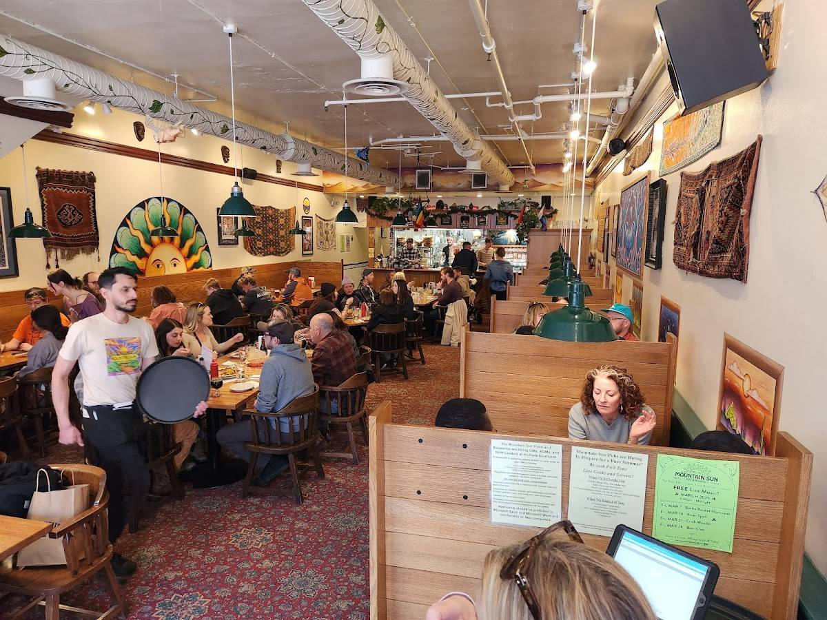 Mountain Sun Pub & Brewery restaurant in Boulder - photo 4
