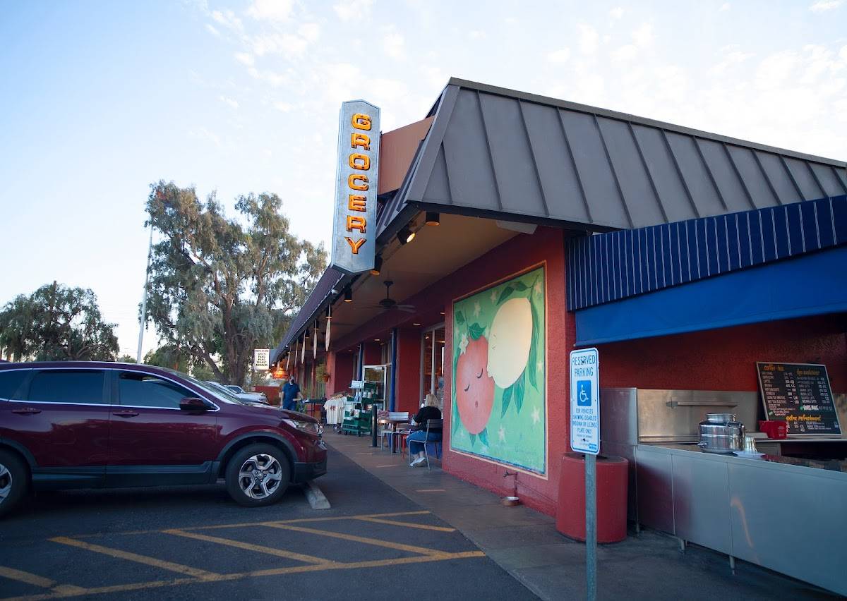 La Grande Orange Grocery & Pizzeria