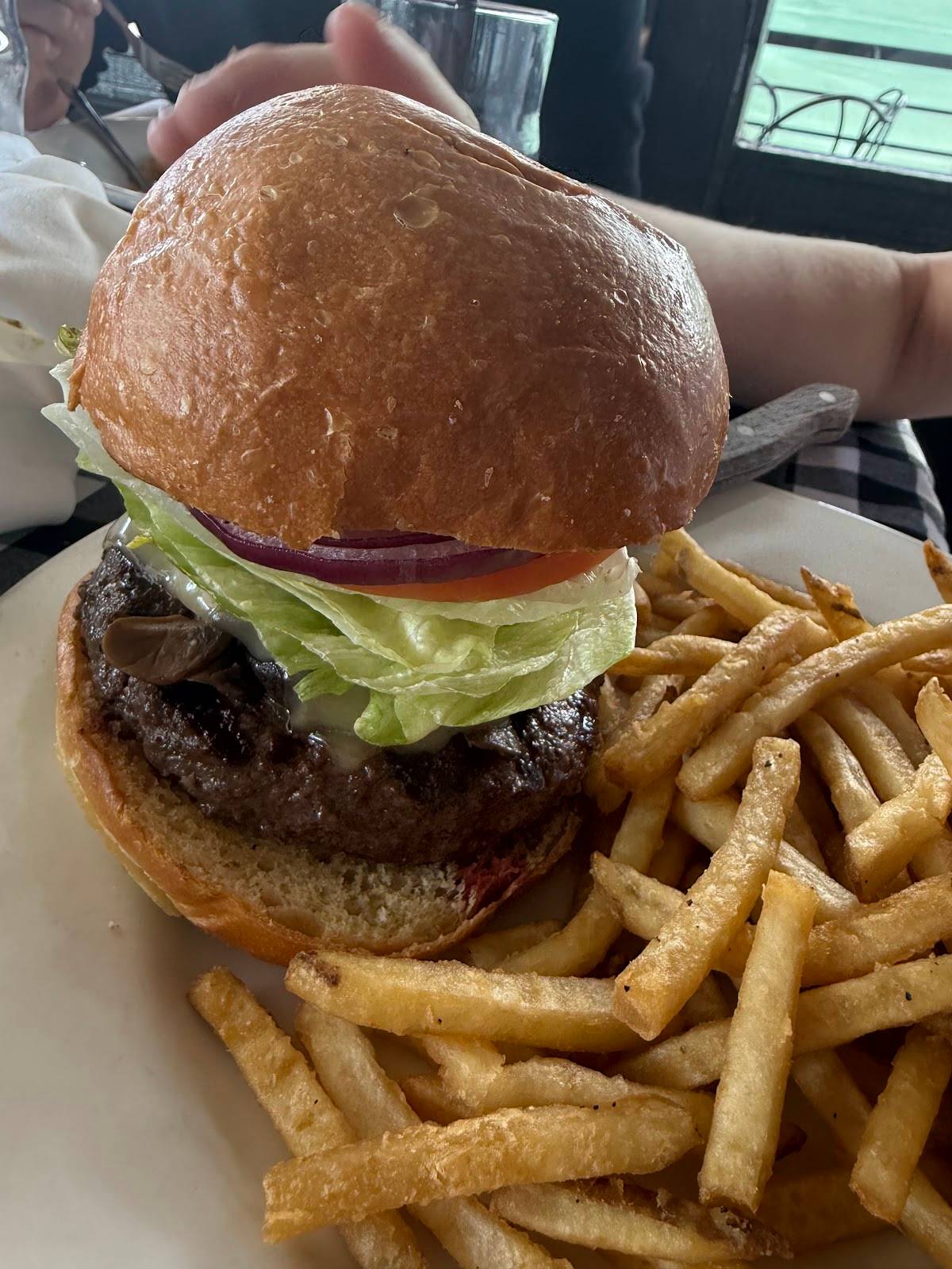 Wally's American Pub N Grill restaurant in Phoenix - photo 2