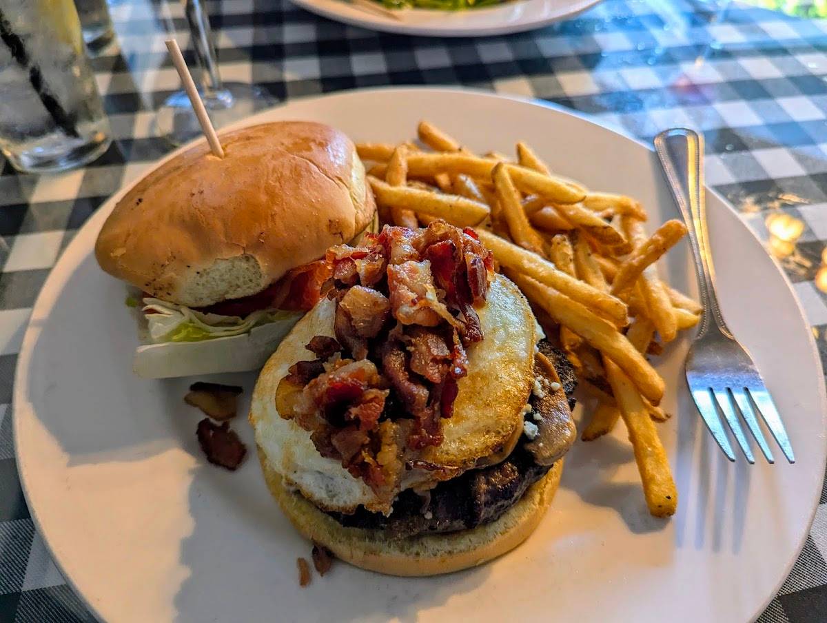 Wally's American Pub N Grill restaurant in Phoenix - photo 4