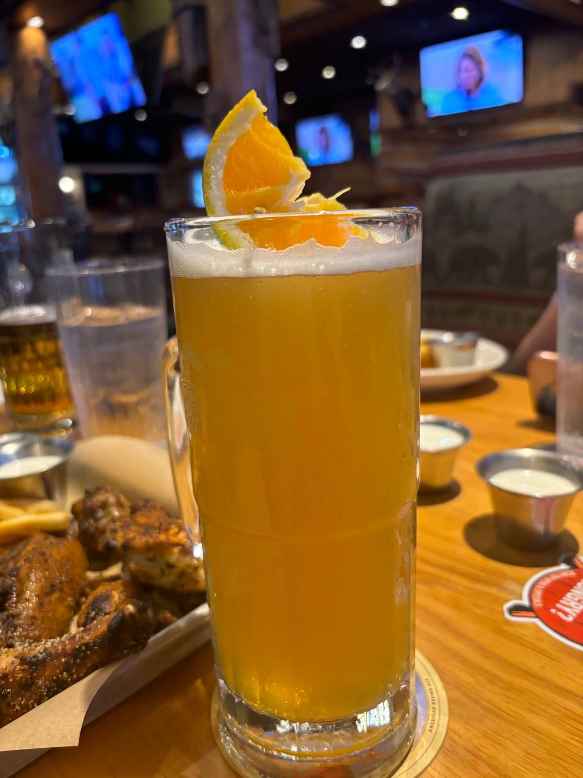 Twin Peaks restaurant in Phoenix - photo 4