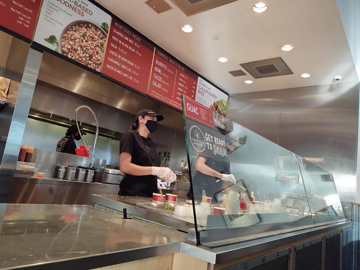 Chipotle Mexican Grill restaurant in Phoenix - photo 4