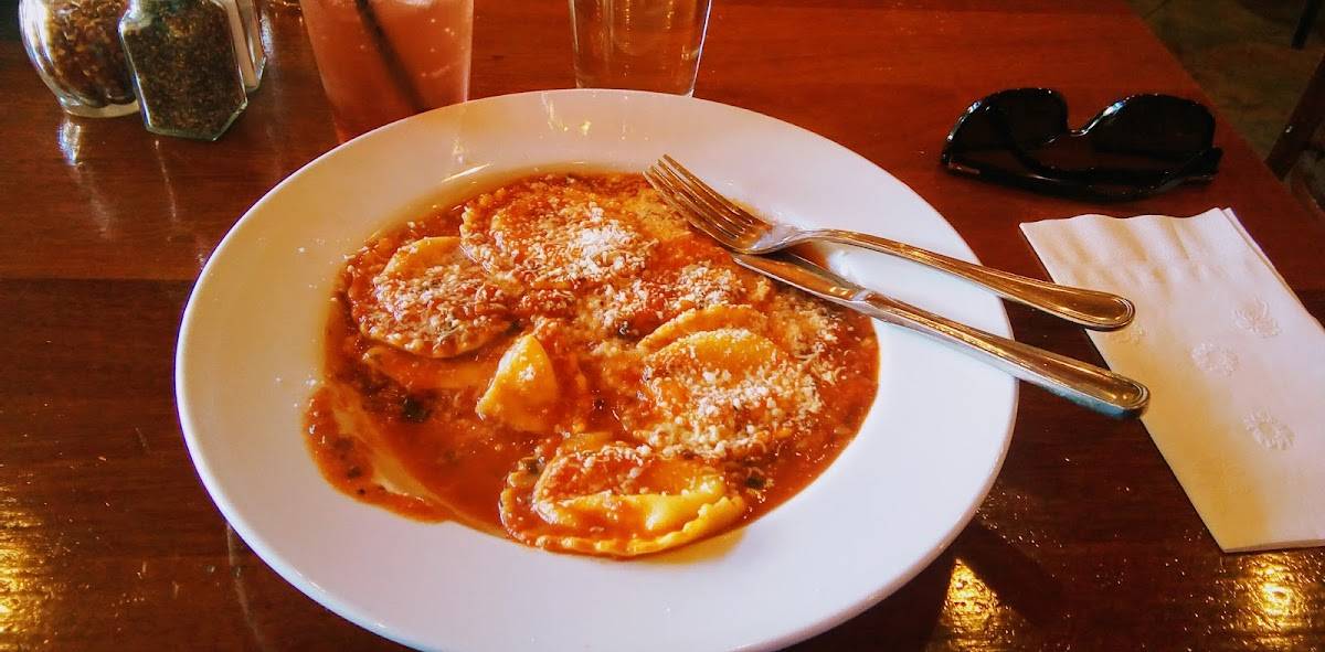 Cugini restaurant in Berkeley - photo 2