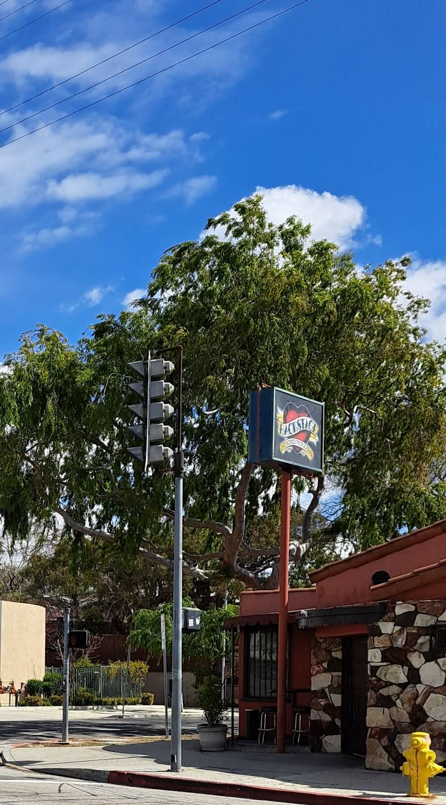 Backstage Bar & Grill restaurant in Culver City - photo 4