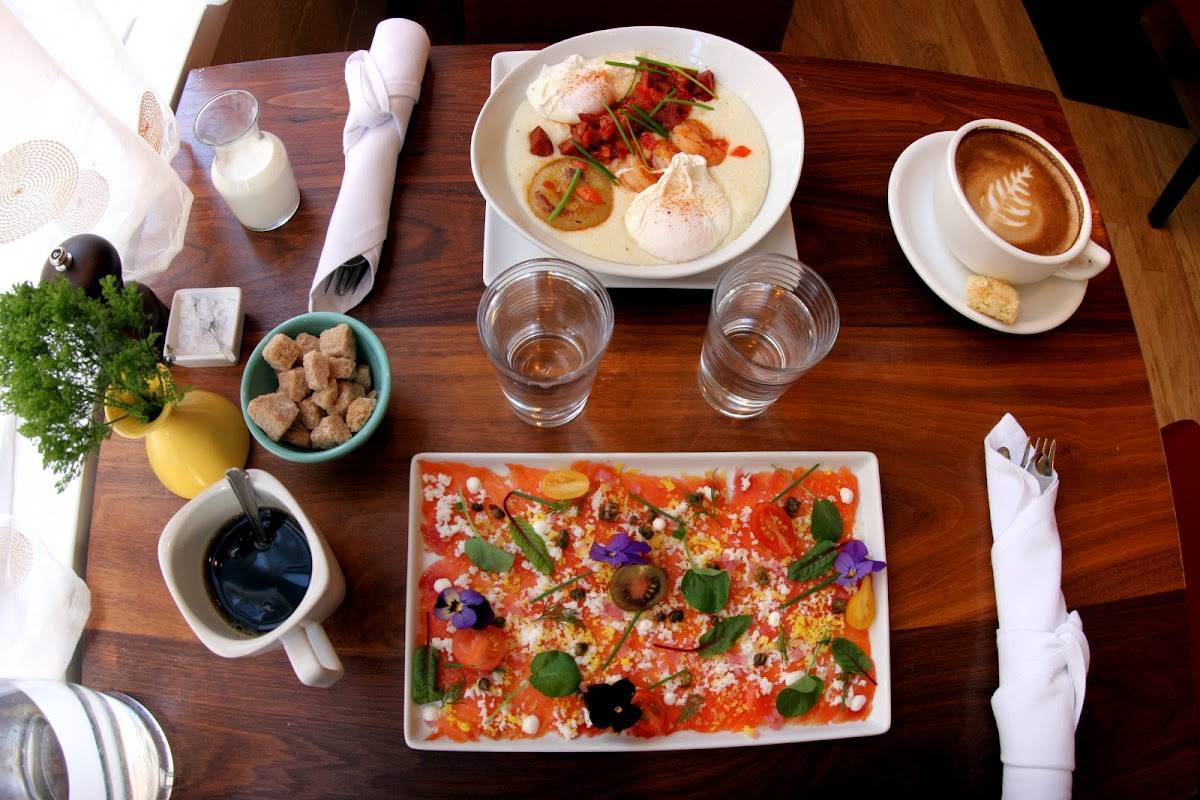 Scarlett Begonia restaurant in Santa Barbara - photo 2