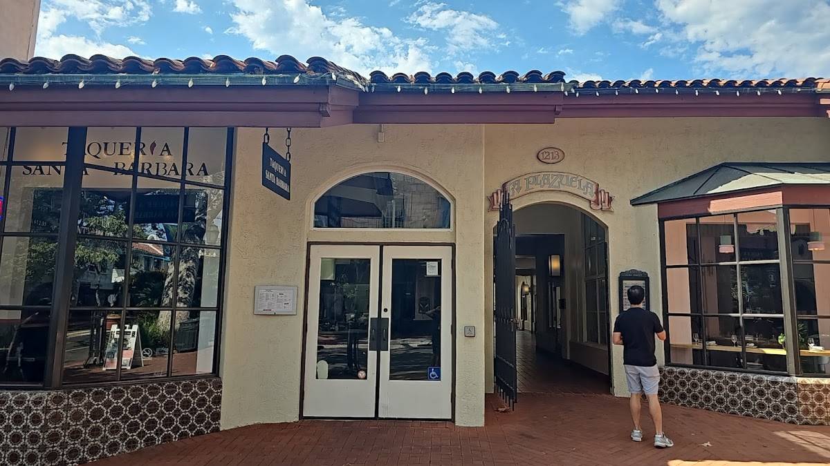 McDonald's restaurant in Santa Barbara - photo 3