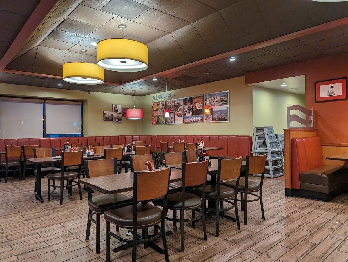 Denny's restaurant in Burbank - photo 4