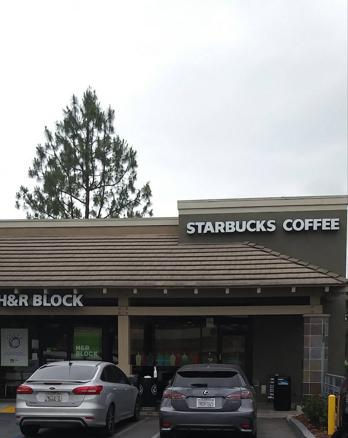 Starbucks restaurant in Burbank - photo 3