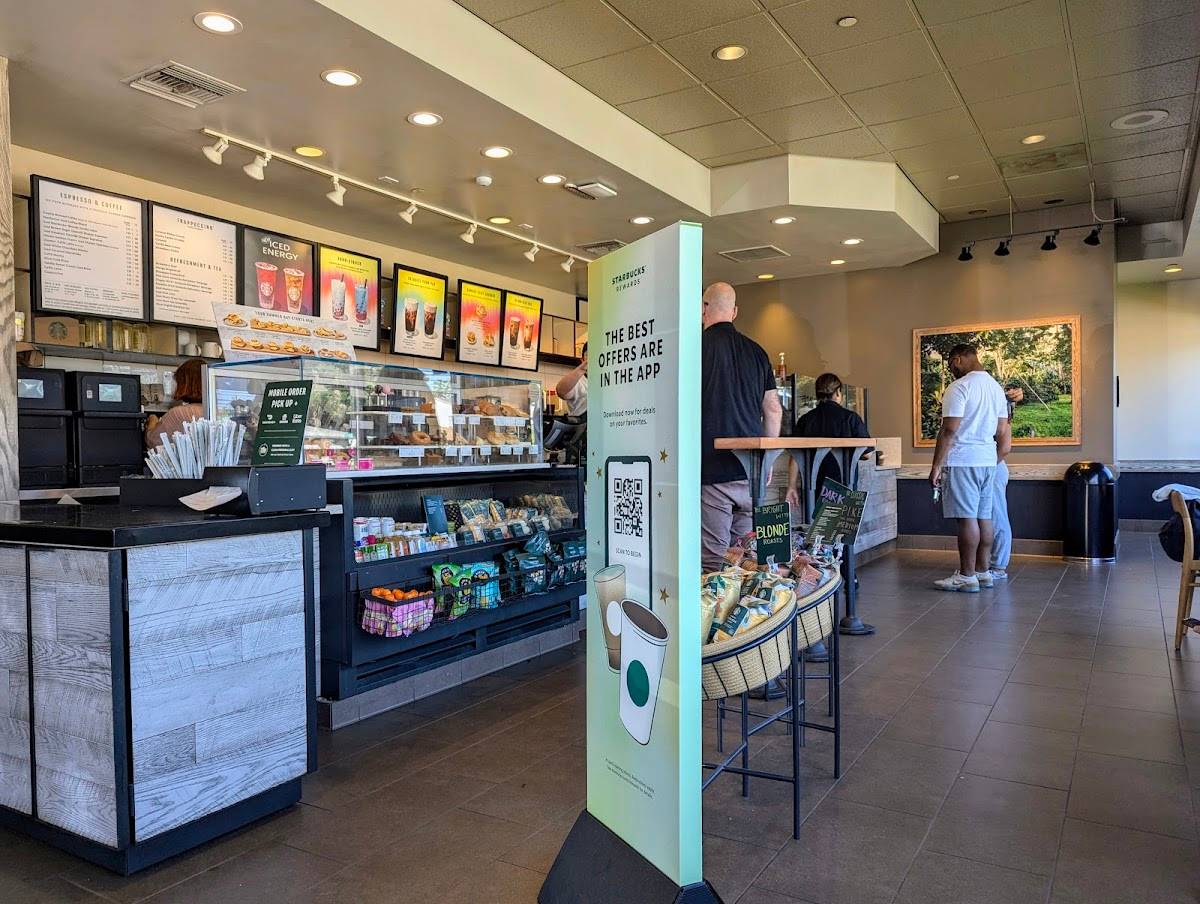 Starbucks restaurant in Burbank - photo 5