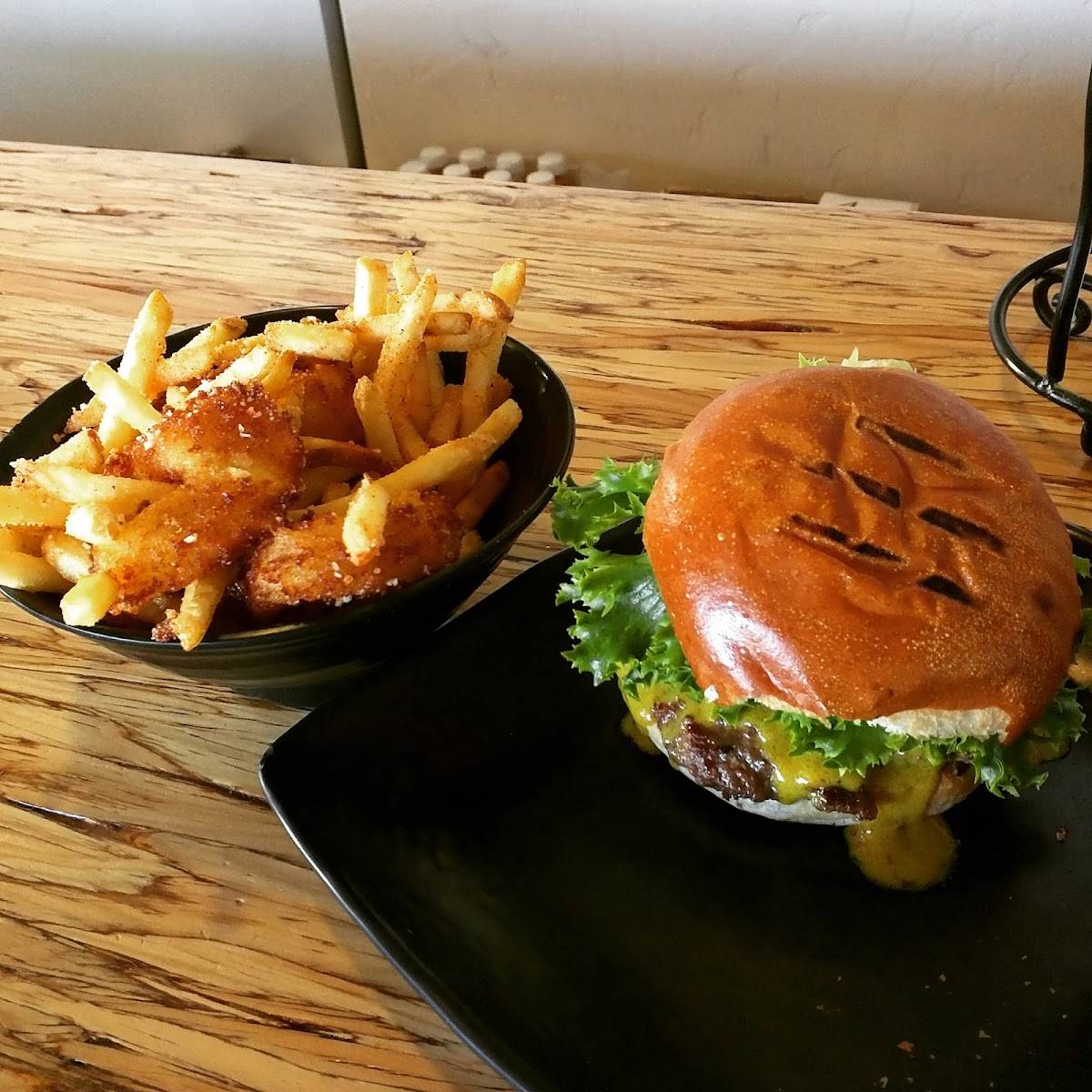 Crazee Burger restaurant in San Diego - photo 2