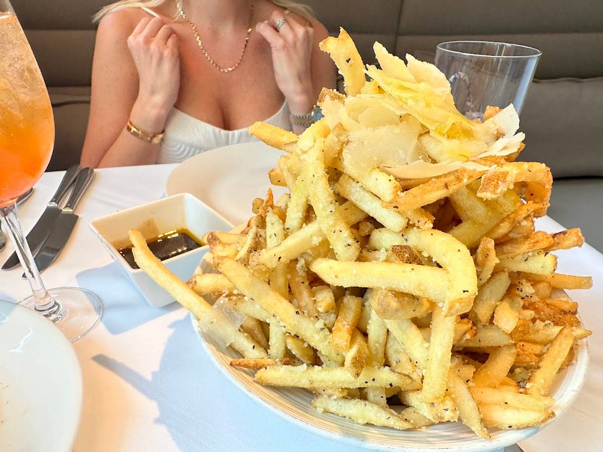 MC Kitchen restaurant in Miami - photo 3