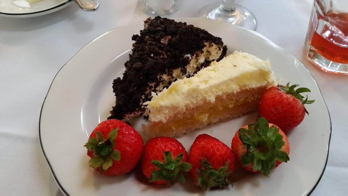 The Court of Two Sisters restaurant in New Orleans - photo 3