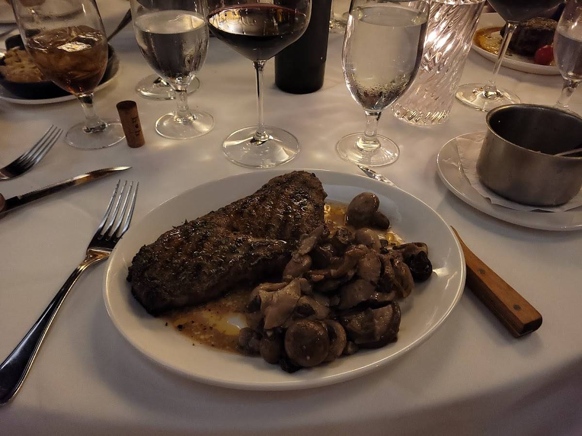 Dickie Brennan's Steakhouse restaurant in New Orleans - photo 3