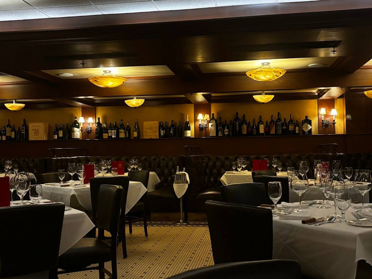 Dickie Brennan's Steakhouse restaurant in New Orleans - photo 4