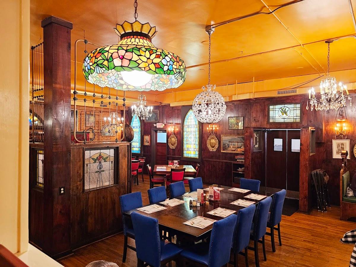 The Old Spaghetti Factory restaurant in Phoenix - photo 2