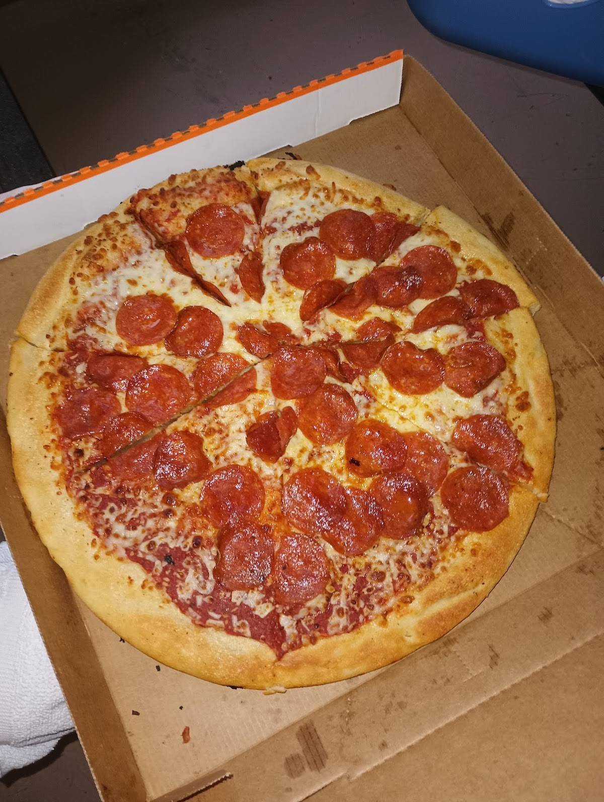 Little Caesars Pizza restaurant in Tucson - photo 3