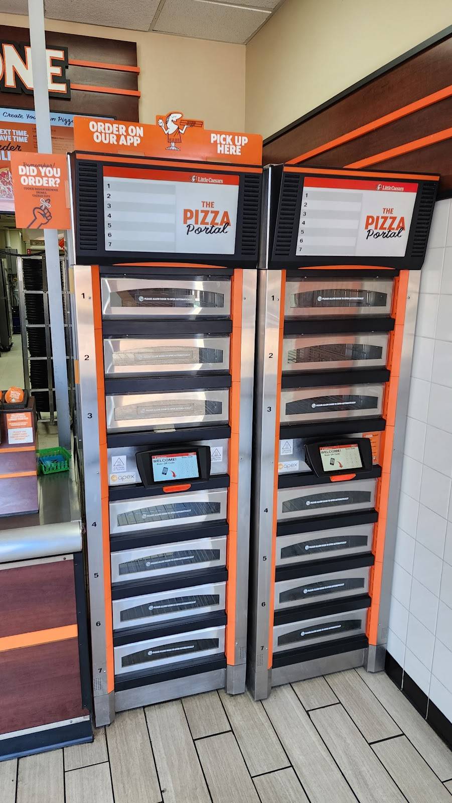 Little Caesars Pizza restaurant in Tucson - photo 4