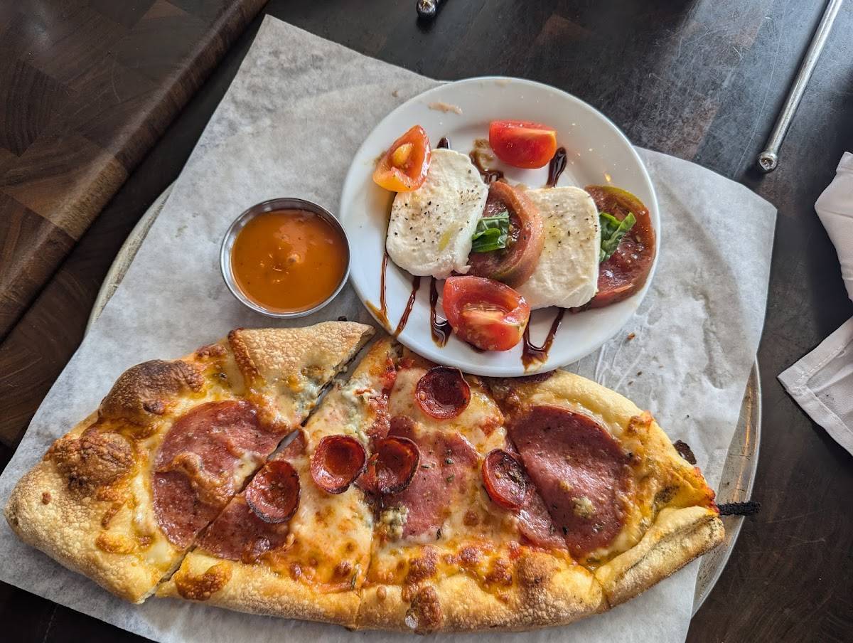 Federal Pizza restaurant in Phoenix - photo 4